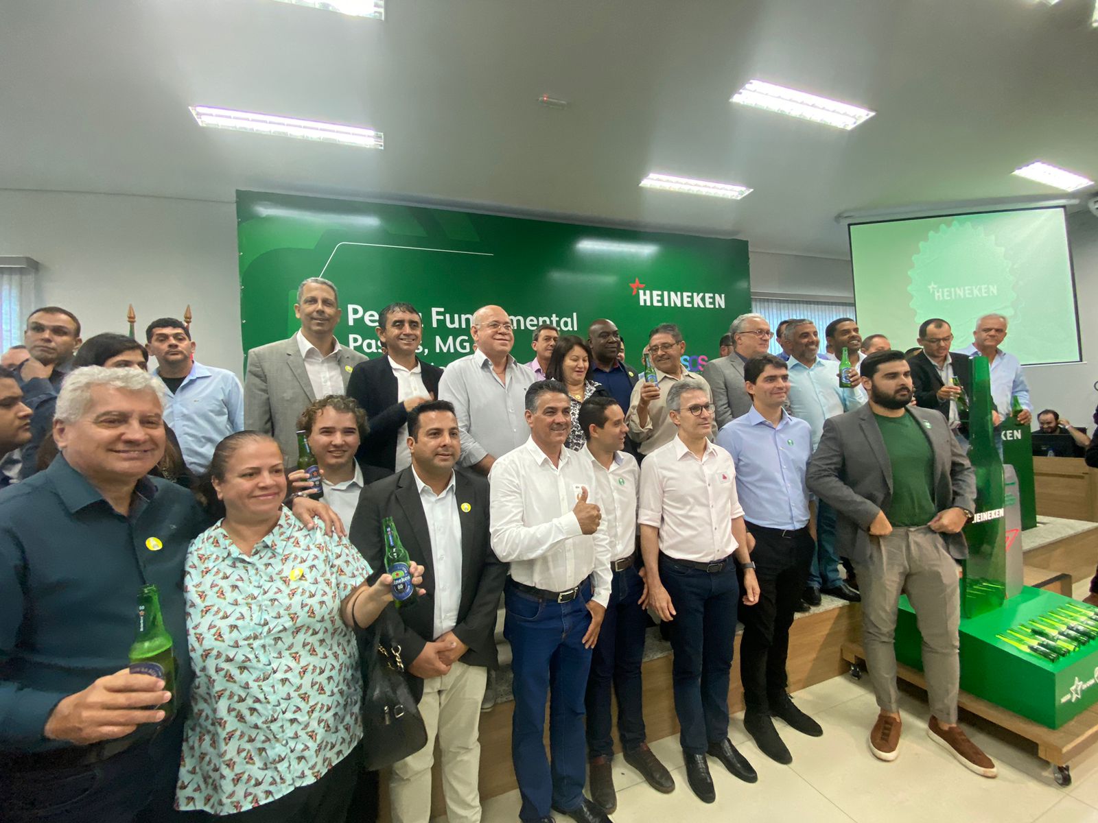 Vereadores participam de lançamento da Pedra Fundamental da Heineken