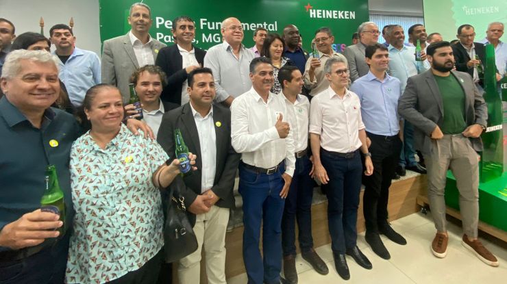 Vereadores participam de lançamento da Pedra Fundamental da Heineken