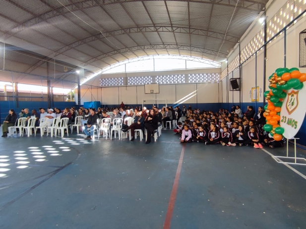 Vereadores celebram o 23º aniversário da Escola Municipal Luzia de Abreu e inauguram ampliações na instituição.