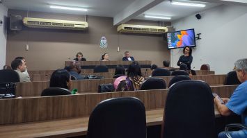 Vereadores atendem comissão da Pré escola Municipal Professora Ana Maria Ribeiro